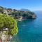 La Casa di Samantha a Villa Regina a picco sul mare con piscina