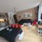 Bel appartement avec terrasse en plein centre ville