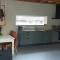 Ruime cottage met 2 slaapkamers op een knusse camping