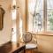 Cosmo - Old Money Apartment