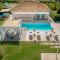 Madini Luxury Villa with free Pool Heating