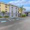 Days Inn & Suites by Wyndham Lakeland