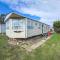 Superb Caravan At Steeple Bay Holiday Park In Essex, Sleeps 6 Ref 36081D