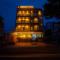 Honeyveils Palace Hotel - Behind Indian Expo Mart