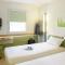 ibis budget Versailles Chateau Saint cyr l'Ecole