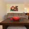 Kaleialoha 401 · KA 401 Spacious Studio w Mountain View Pool AC