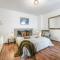 The Rheinsberger Mitte, 80m2, 2BR & Living Room, downtown location, Sleeps 6