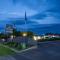 Frimley Lodge Motel - with Airport Shuttle service- Best Location in Town
