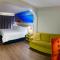 Days Inn & Suites by Wyndham Tampa - Ybor City
