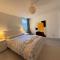 Central, Cozy and Stylish 2-Bed Apartment