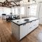 The Loft - Luxe City Centre Penthouse Apartment