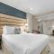 Best Western Plus Baker Street Inn