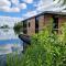 Houseboat with lake view Tango