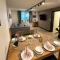City apt with 2 bedrooms and kitchen - Hydrus