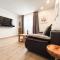 West Coast Split Modern Apartment by Marjan