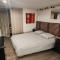 Studio Cerf, quartier marais, terrasse rez de chaussé, jardin accessible, matelas confortable