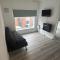 Close to Train Station Cosy 2 Bed Apartments - Free WiFi & Parking Nearby