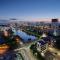 2 bed ensuite with fantastic night view and Old Trafford Stadium