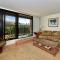 Kaleialoha 402 · KA 402 Spacious Studio Close to Ocean Heated Po