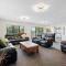 Seven By The Sea - stylish apartment near port