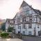 Lepold's Balkenzauber - Ferienwohnungen Sasbachwalden zentral, familienfreundlich mit Kamin und Weinbergblick