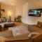 YFB-170m2 Apartment für bis zu 15, modern, 1min zu UBahn, Ruhige Lage, Parkplätze, WIFI, Netflix, Kindergerecht