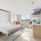Bondi Studio Apartment with Pool & Rooftop Views