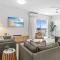Stylish 3-Bed Apartment in Coastal Redcliffe