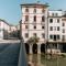 Palladio Apartment - In Centro con Garage, Vista Fiume, Jacuzzi
