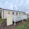 Great 8 Berth Caravan For Hire At Seawick Holiday Park In Essex Ref 27227Sw