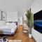 The Speakeasy Suite 502 With Parking