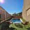 Maison piscine et vue mer
