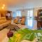 ''Georgio'' Grand appartement traversant avec vue canal et parking