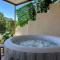Hubstay Hillside Residence with Private Jacuzzi