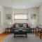 4 - Berkeley Private Apartment with Parking & Laundry