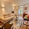 Elegant two-room apartment with garden, 10 min from La Défense