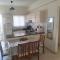 Easy 2 bedroom apartment, Makenzi beach