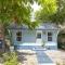 Winter Stay at Cultural Heritage Award winning home -Walk to 6th St, BBQ & Shops