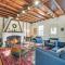 Deck & Fire Pit: Cottage Near Monadnock State Park