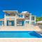 Villa Sterpazzi near Poreč with heated private pool, sea view, jacuzzi and sauna