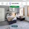 City Centre Studio 6 with Kitchenette, Free Wifi and Smart TV by Yoko Property
