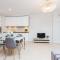 Comfy Stay Żelazna Apartment with two bedrooms and balcony