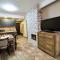 Cozy 1BR Mountain View Suite for 4 Guests
