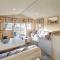 Host and Stay - 421 Wooler Park