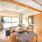 Mitsuki -15 mins drive to ski field-