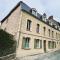 Les Glycines 23300