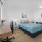 Prime South Townsville Studio with Waterfront Views and Resort Style Pool