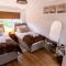 3Bedroom-Sleeps5-WiFi-SingleCarParking