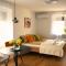Ahat apartment- Modern stay near center & free parking