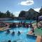 ZEcamping 3 étoiles parc aquatique toboggans chiens acceptés locatif TV 23m2